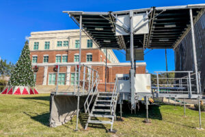 stageline-sl100-stage-rental-clermont-city-hall-christmas-tree-lighting-side-view