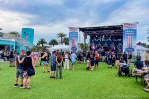 stageline-sl100-stage-rental-cocoa-beach-area-142-cows-in-space