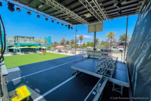 stageline-sl100-stage-rental-cocoa-beach-area-142-cows-in-space-under-roof