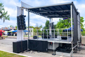 stageline-sl75-stage-rental-clermont-suncreek-brewery-st-patricks-day-side-view